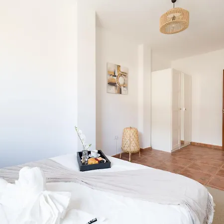 Apartman Giraud Ii - Secluded Beachfront Duplex *
