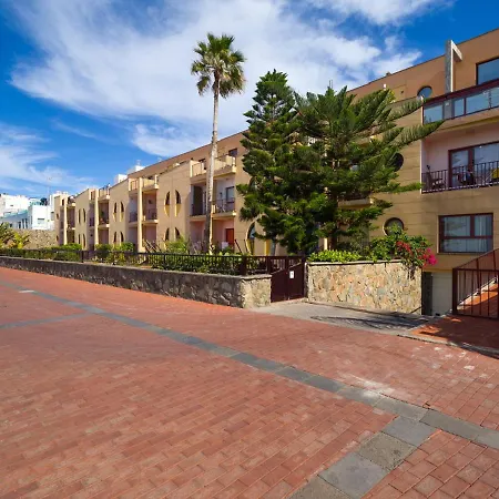 Giraud Ii - Secluded Beachfront Duplex Apartman *
