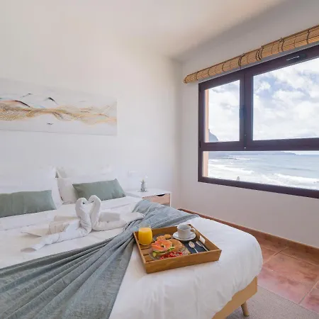 Giraud Ii - Secluded Beachfront Duplex *